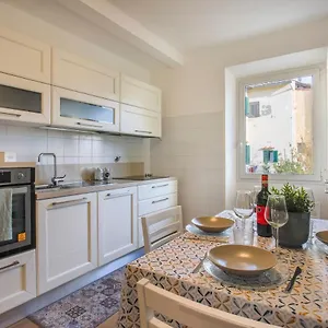 Sanzanobi In Apartamento